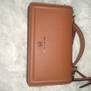 Michael Kors small jet set. Cross body smartphone purse